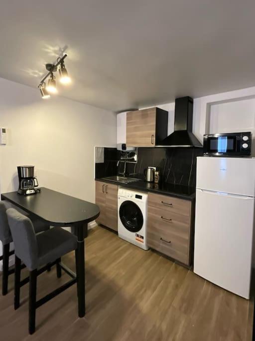Ks Paris Studio Appart Near Station Gare Du Nord And Gare De L Est Екстер'єр фото